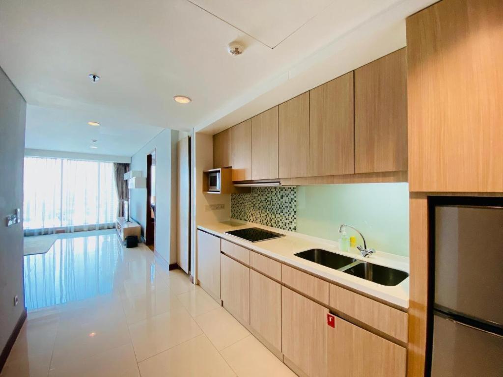 The H Tower Rasuna Suites Kuningan Jakarta By Villaloka מראה חיצוני תמונה