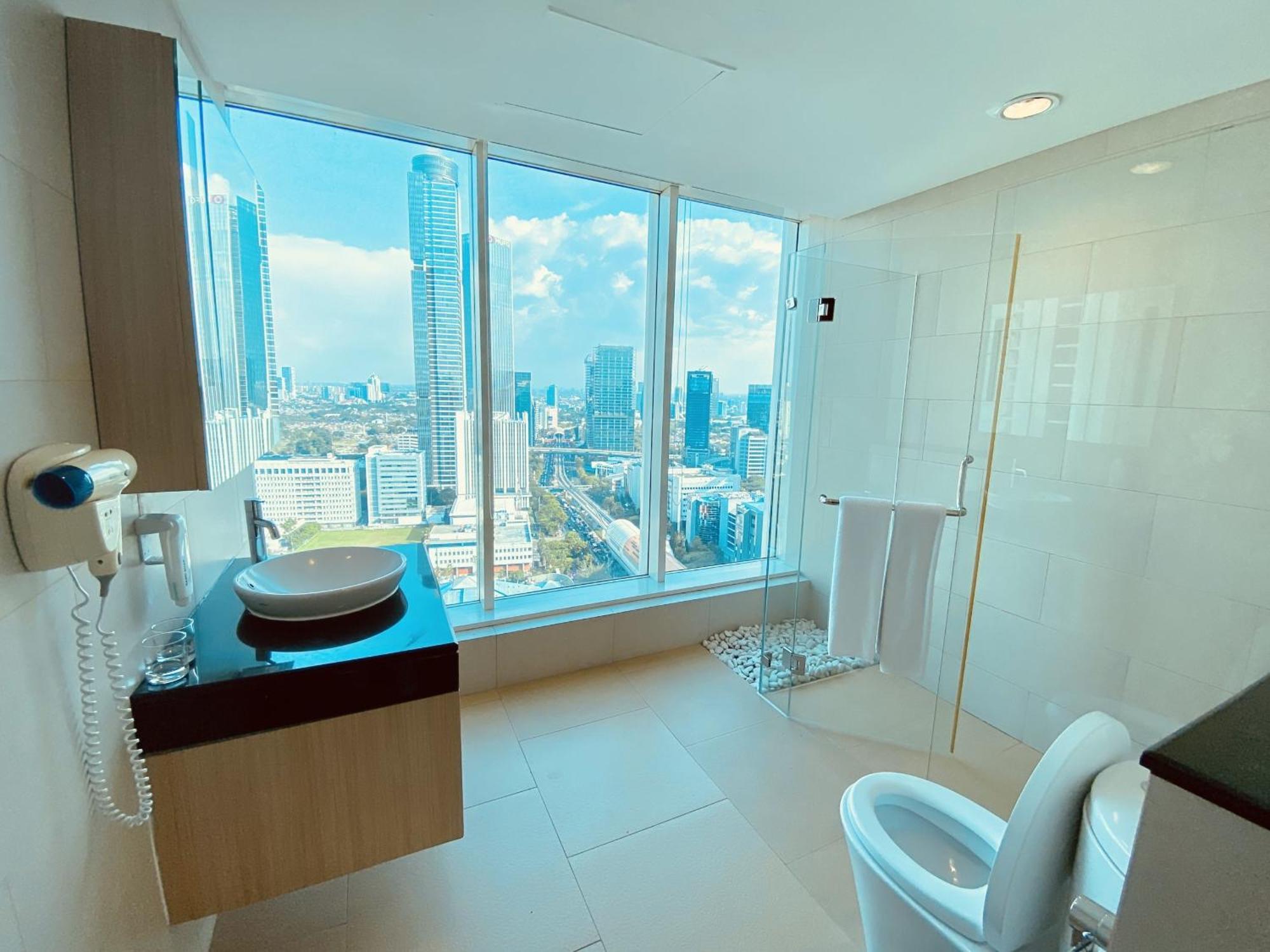 The H Tower Rasuna Suites Kuningan Jakarta By Villaloka מראה חיצוני תמונה