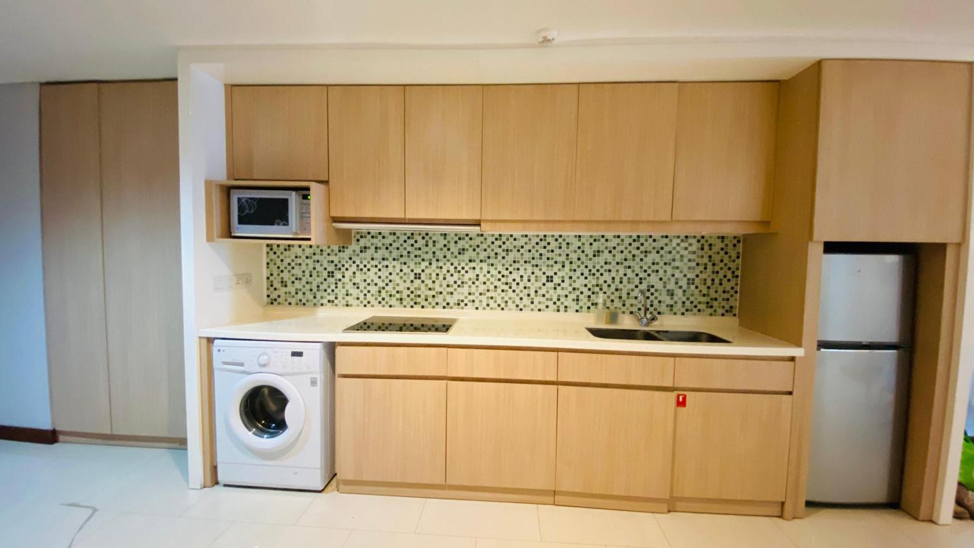The H Tower Rasuna Suites Kuningan Jakarta By Villaloka מראה חיצוני תמונה
