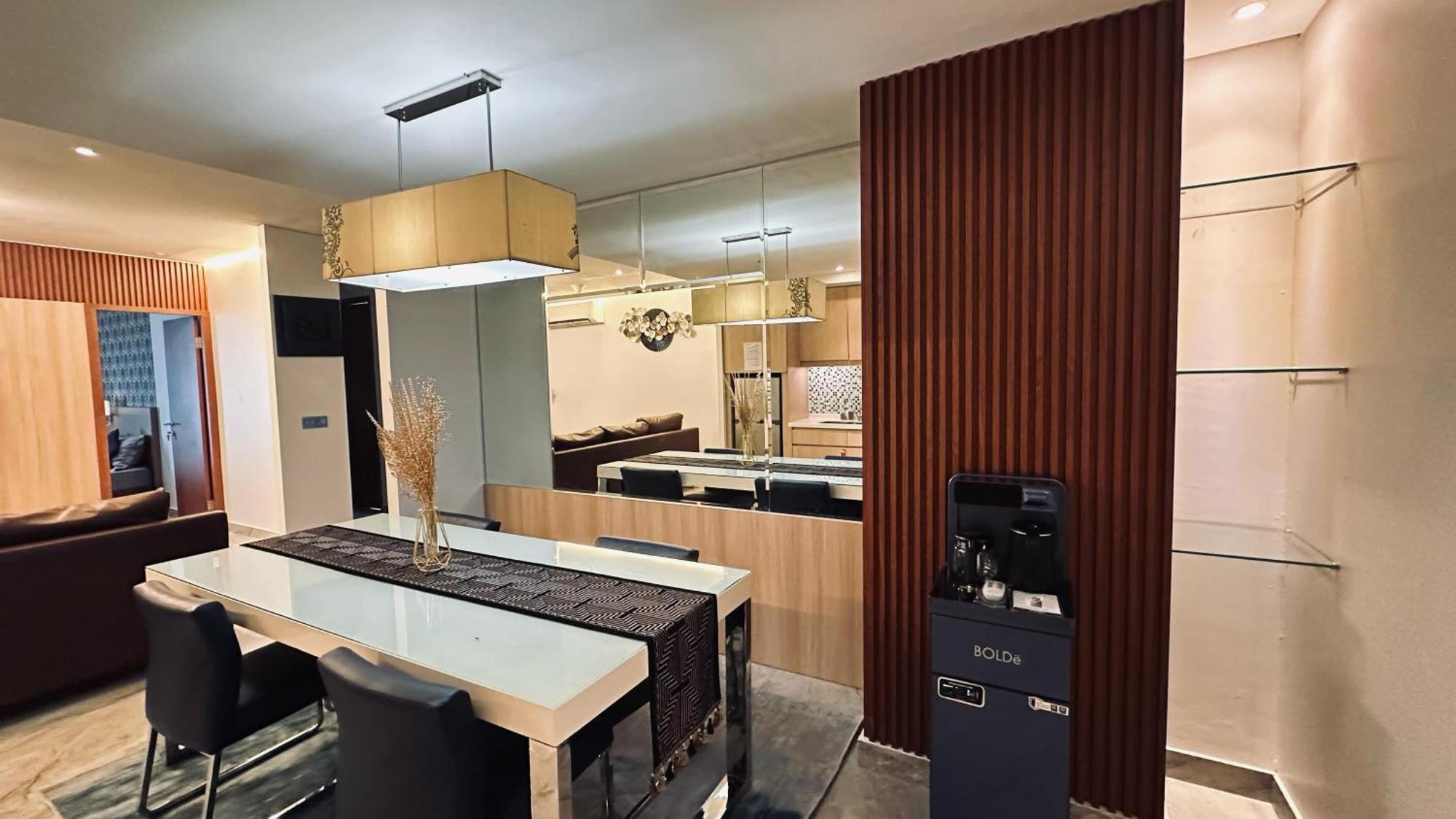The H Tower Rasuna Suites Kuningan Jakarta By Villaloka מראה חיצוני תמונה